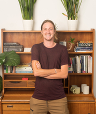 Book an Appointment with Han Hugessen for Counselling/Therapy