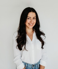 Book an Appointment with Selena Claesson for Therapy