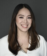 Book an Appointment with Vivian Lau for Acupuncture Treatments