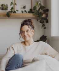 Book an Appointment with Dr. Aanelle Kapalka for Acupuncture